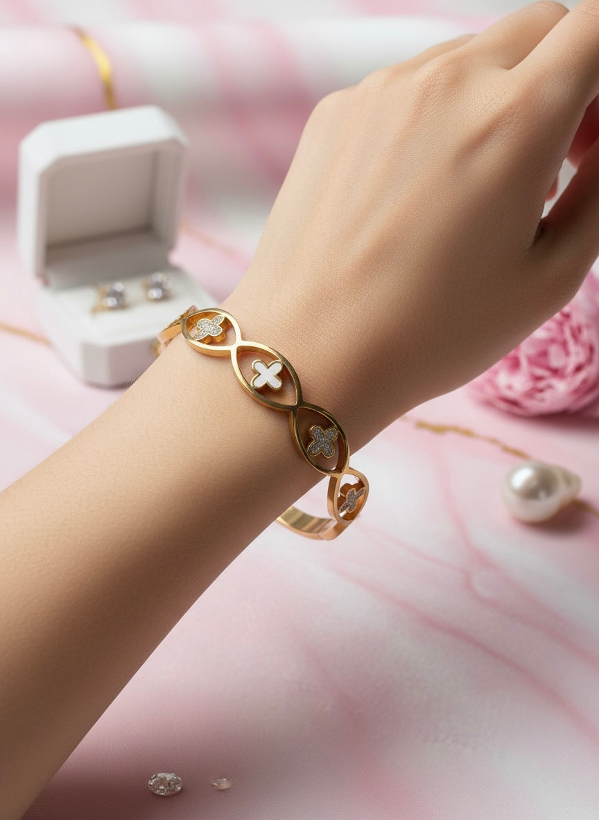 Diamond Cut Clover Bangle Bracelet – Luxury Gold Finish