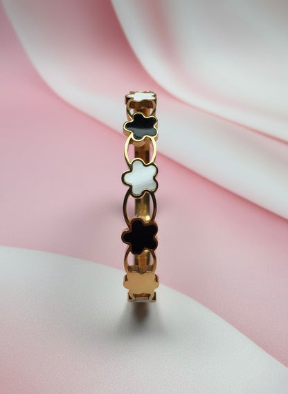 Black & White Clover Bangle Bracelet – Luxury Gold Finish