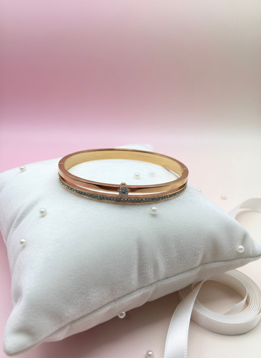 Diamond Heart Bangle Bracelet – Elegant Gold Finish