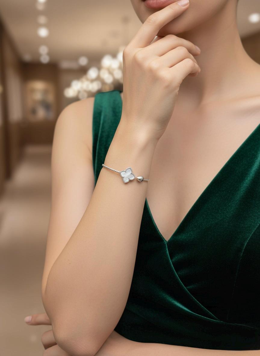 Handmade 925 Sterling Silver Clover Bracelet – Mother of Pearl Design